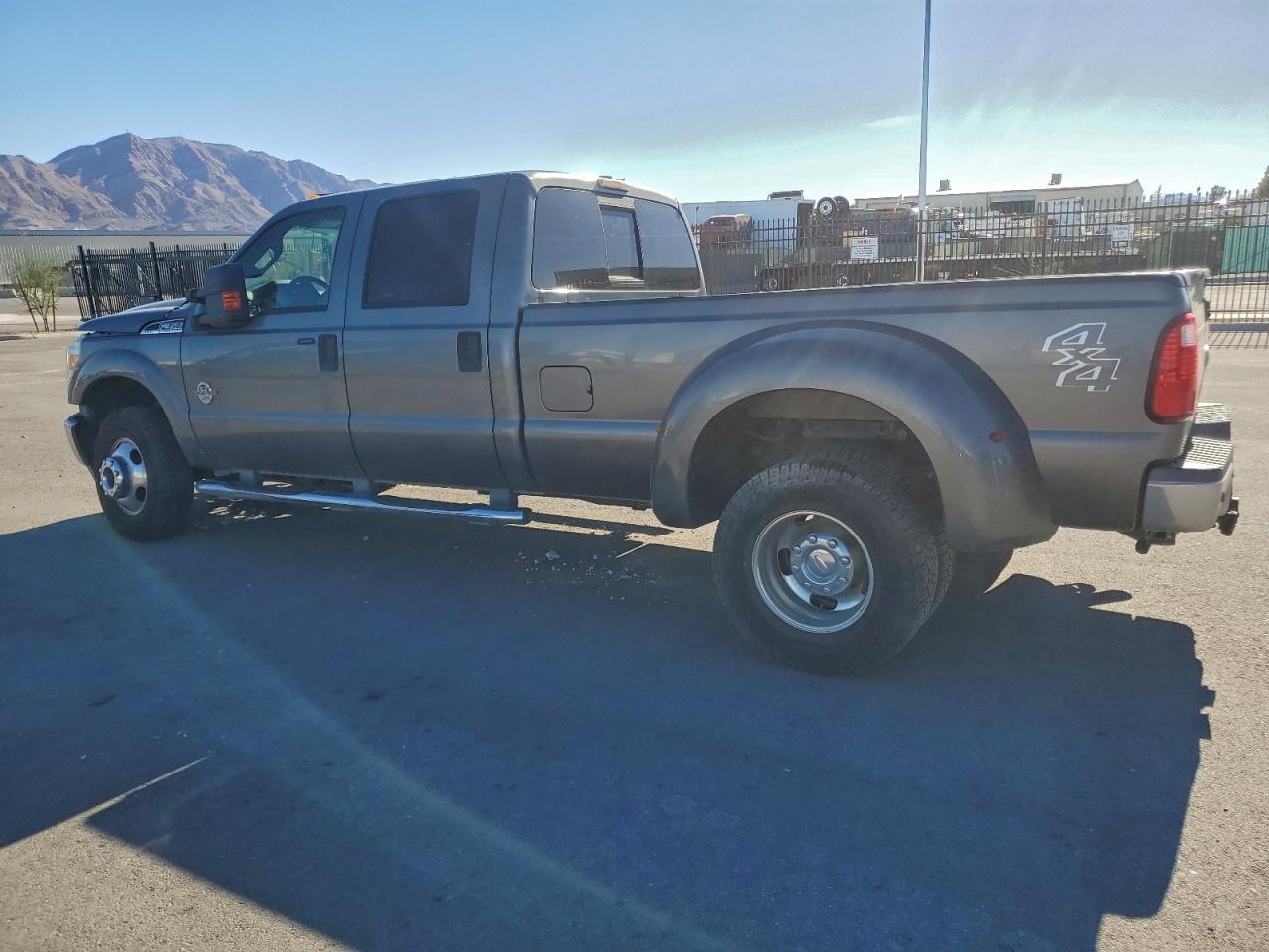 Ford F-350 Super Duty Image 3