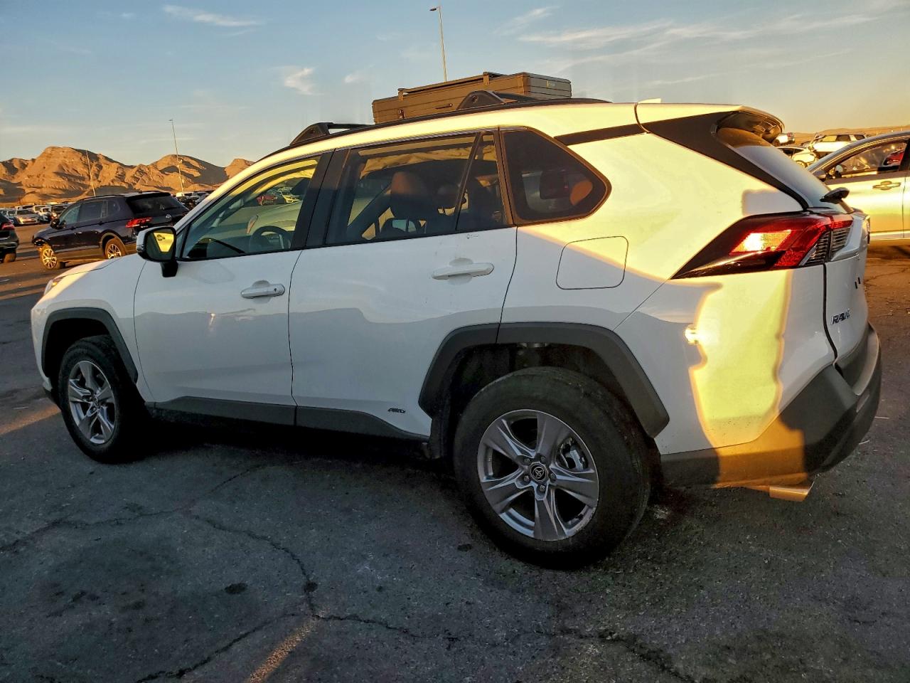 Toyota RAV4 Xle Image 11