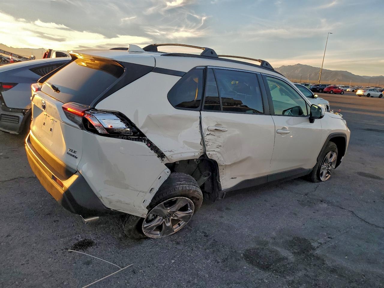 Toyota RAV4 Xle Image 7