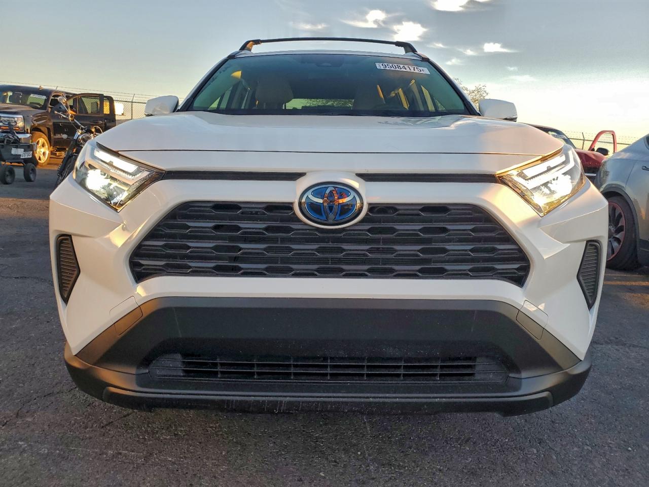 Toyota RAV4 Xle Image 12