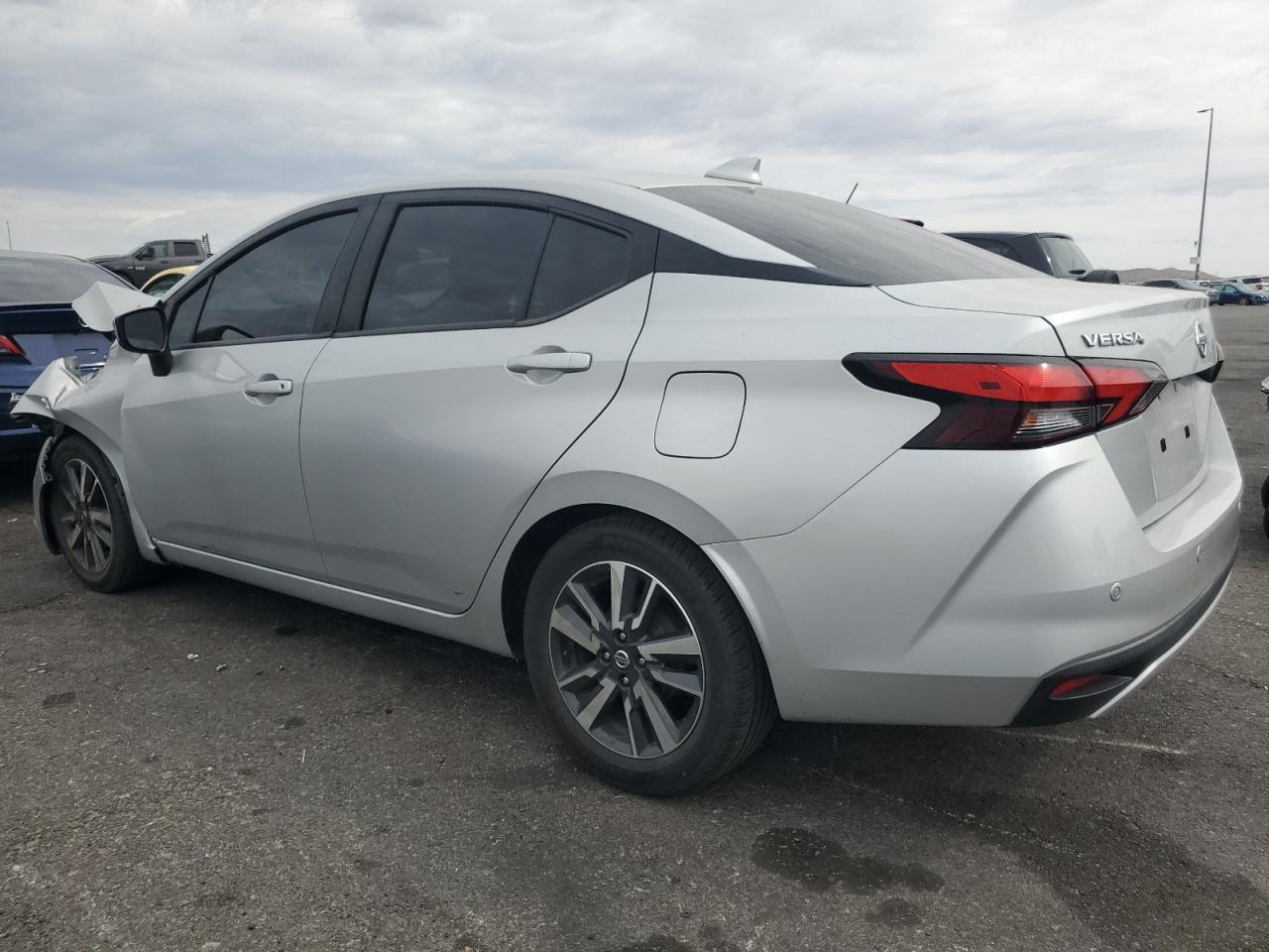 Nissan Versa Sv Image 12