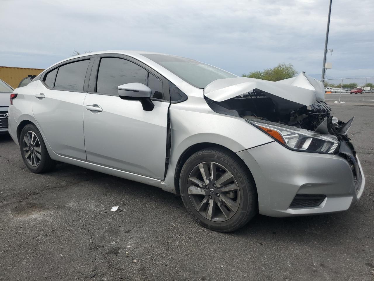 Nissan Versa Sv Image 3