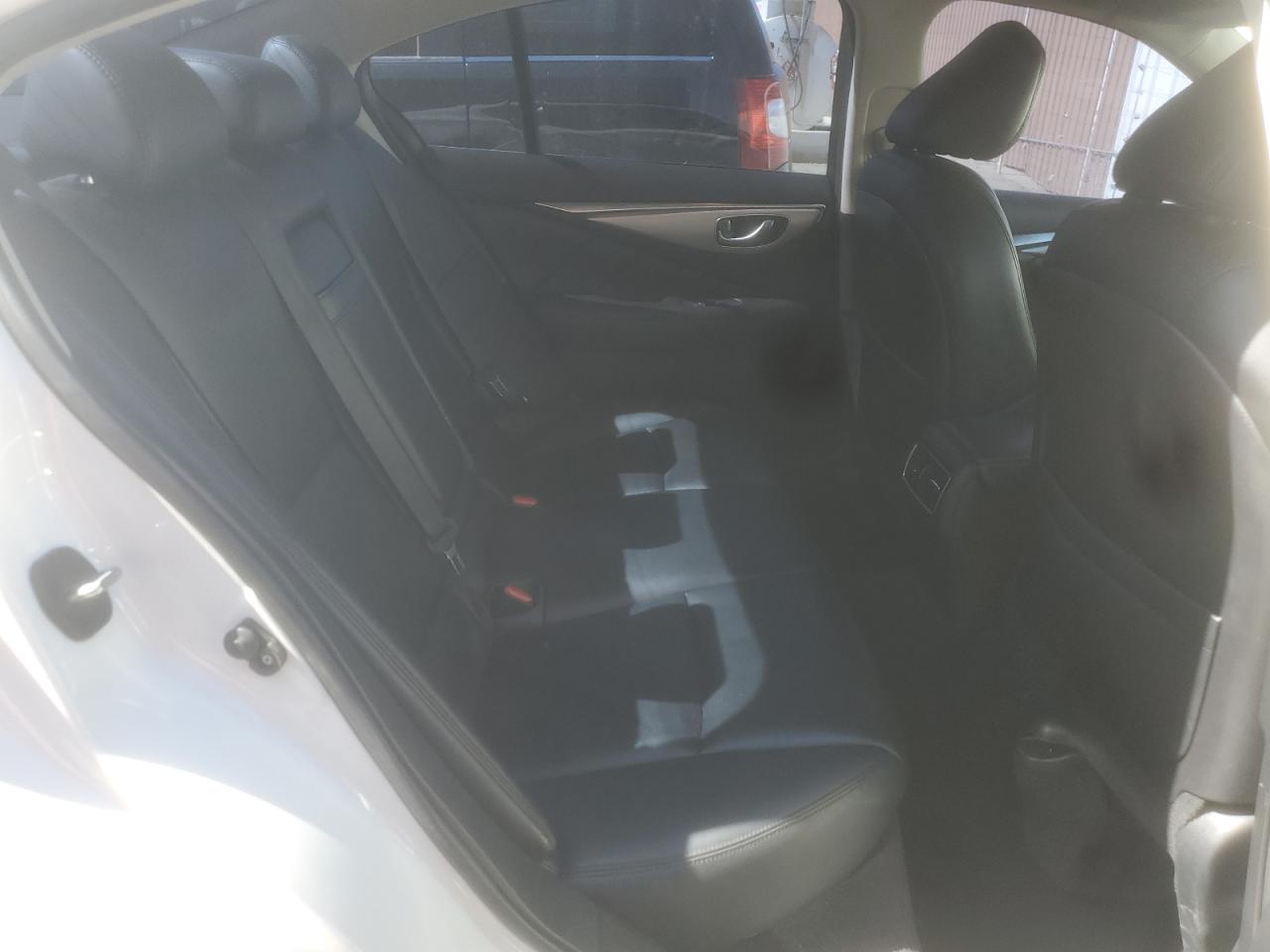 INFINITI Q50 Luxe Image 2