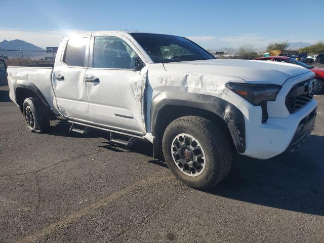 Toyota Tacoma Double Cab Image 3