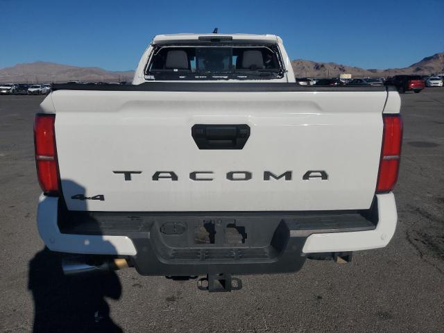 Toyota Tacoma Double Cab Image 2