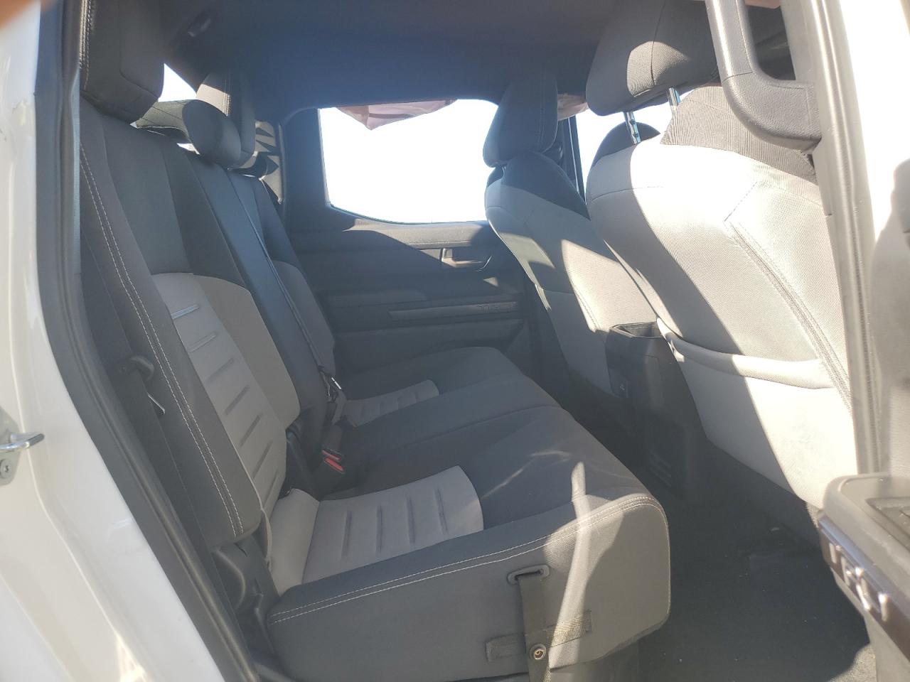 Toyota Tacoma Double Cab Image 9