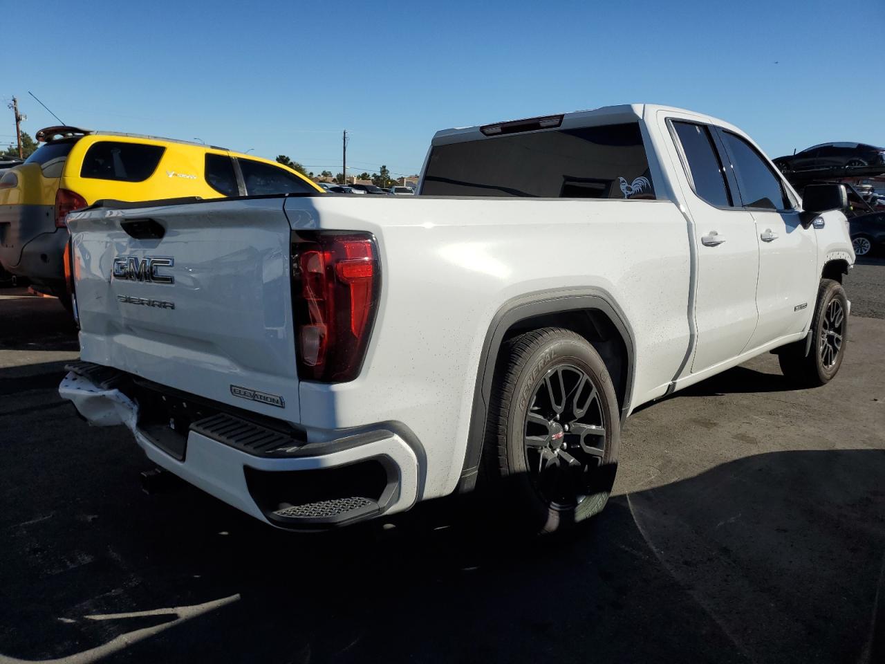 GMC Sierra C1500 Elevation Image 2