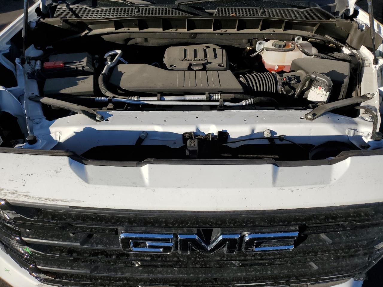 GMC Sierra C1500 Elevation Image 9