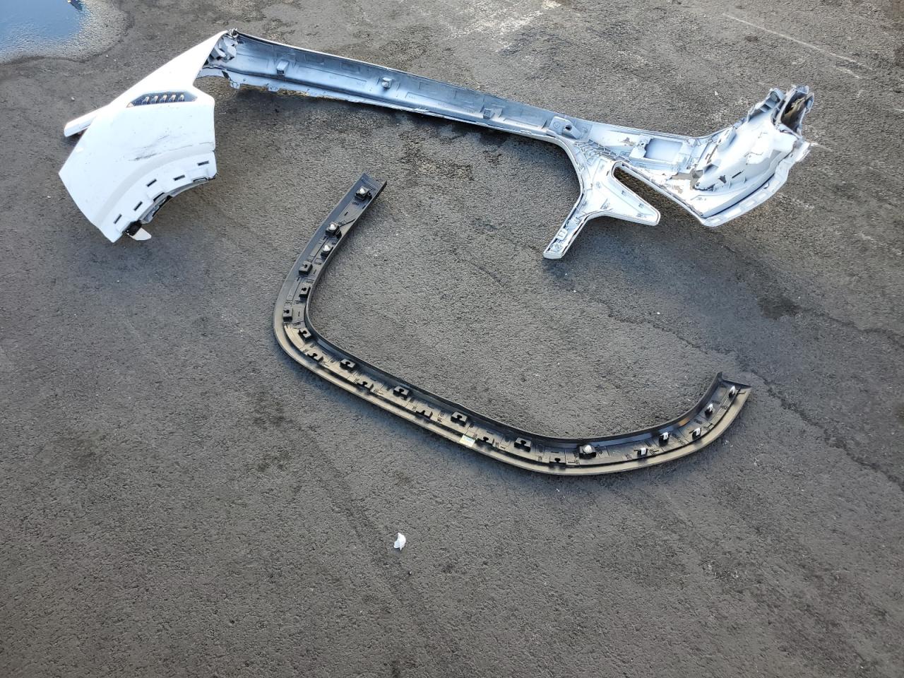 GMC Sierra C1500 Elevation Image 13