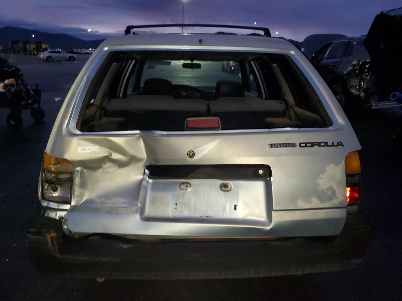 Toyota Corolla Dlx Image 5