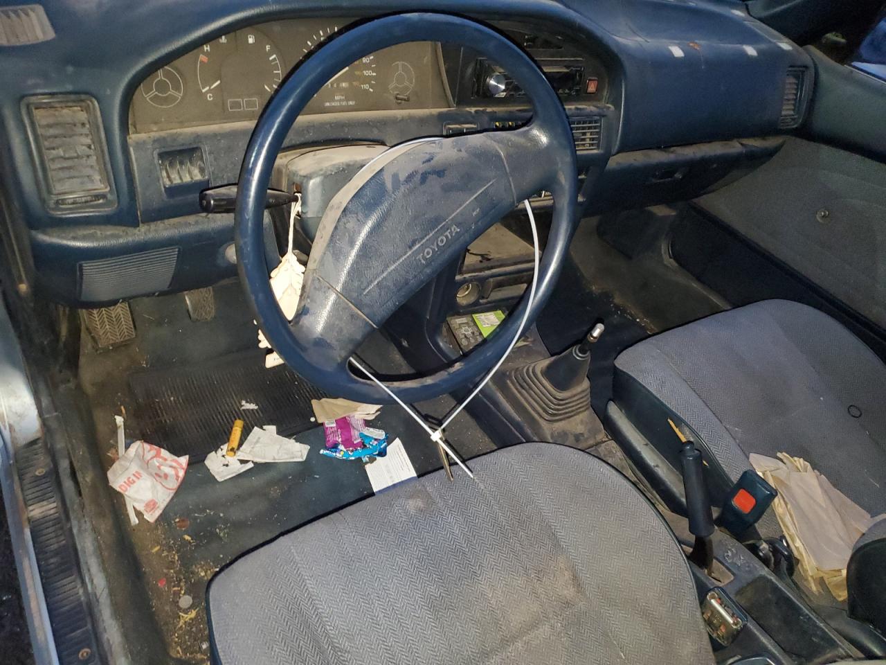 Toyota Corolla Dlx Image 7