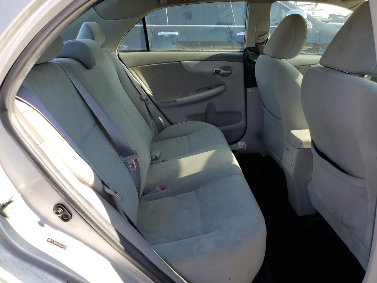 Toyota Corolla Base Image 3