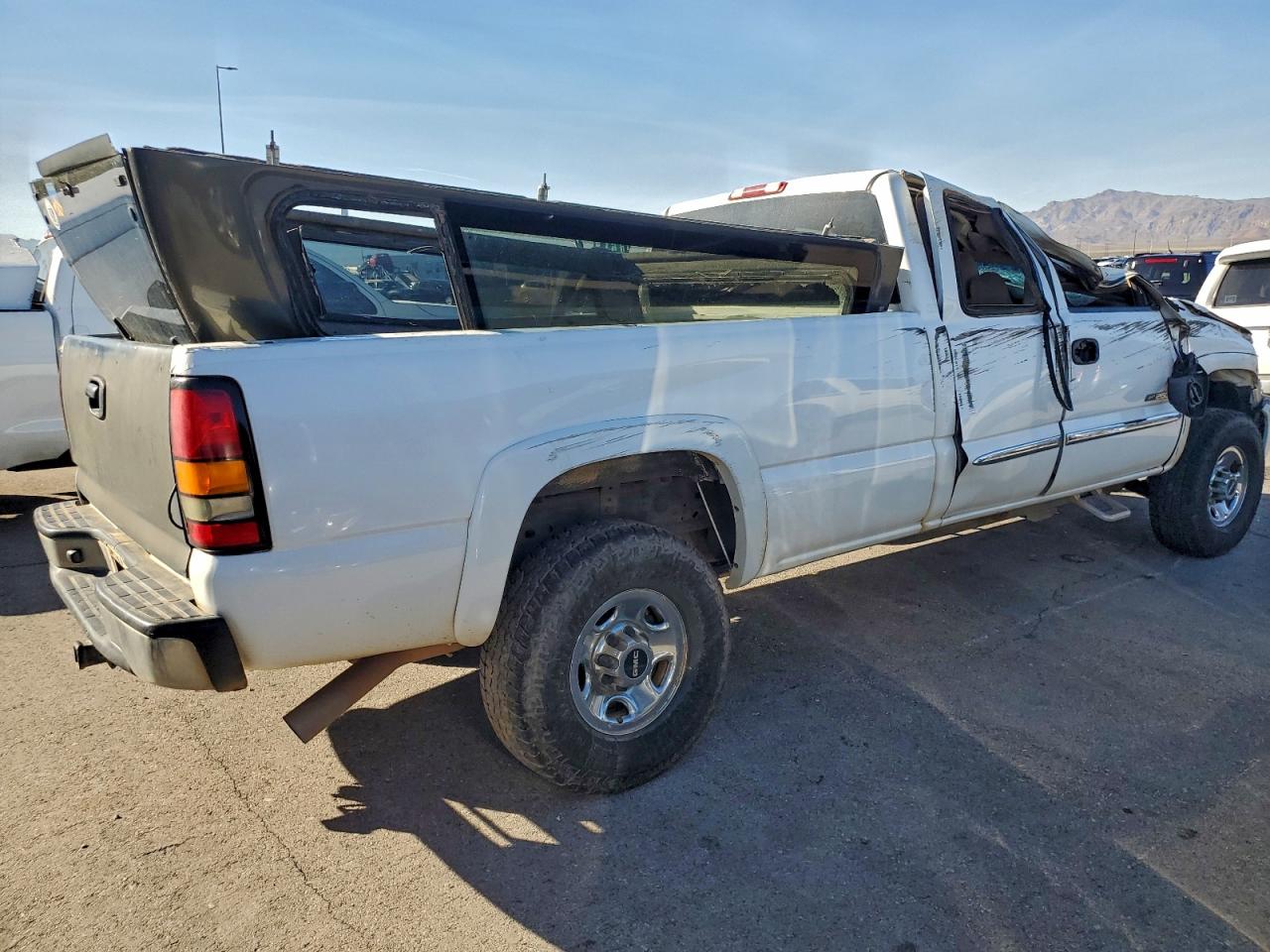 GMC Sierra C2500 Heavy Duty Image 2