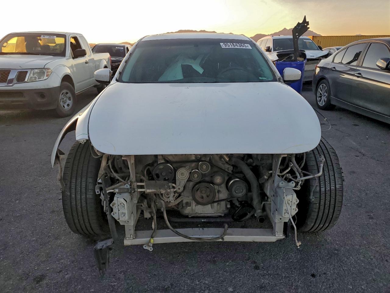 INFINITI G37 Base Image 2