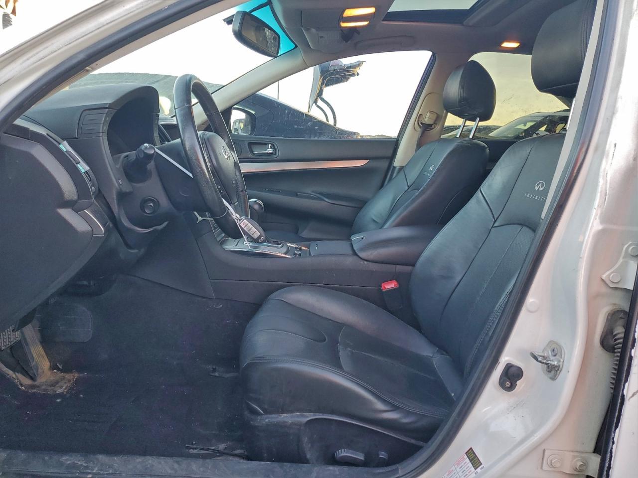 INFINITI G37 Base Image 7