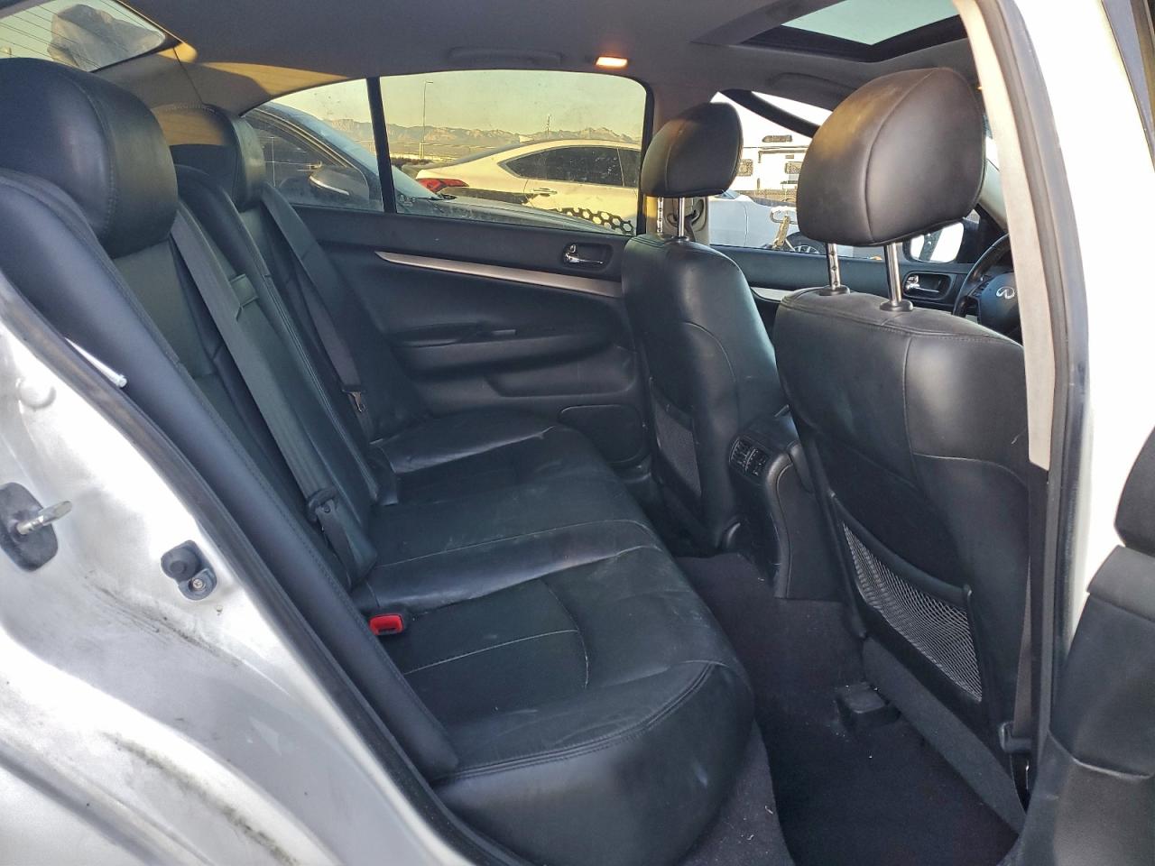 INFINITI G37 Base Image 6