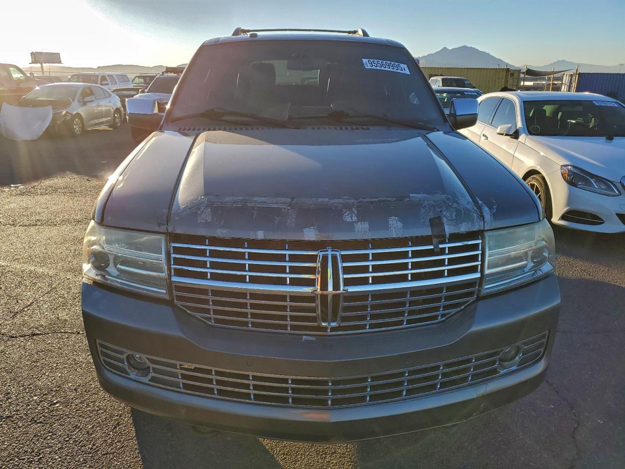 Lincoln Navigator Image 4