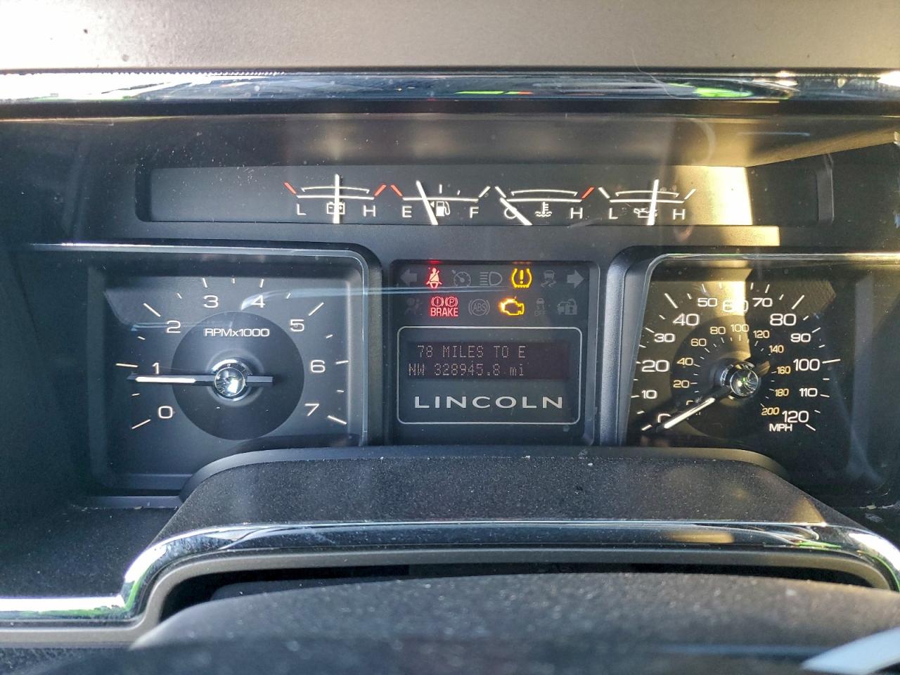 Lincoln Navigator Image 9