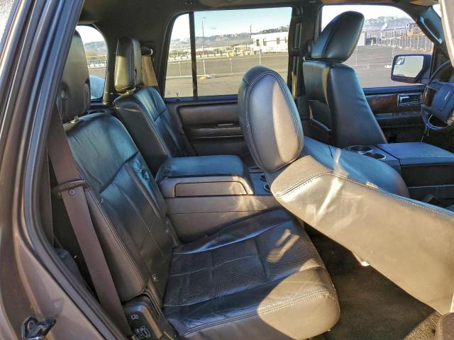 Lincoln Navigator Image 13