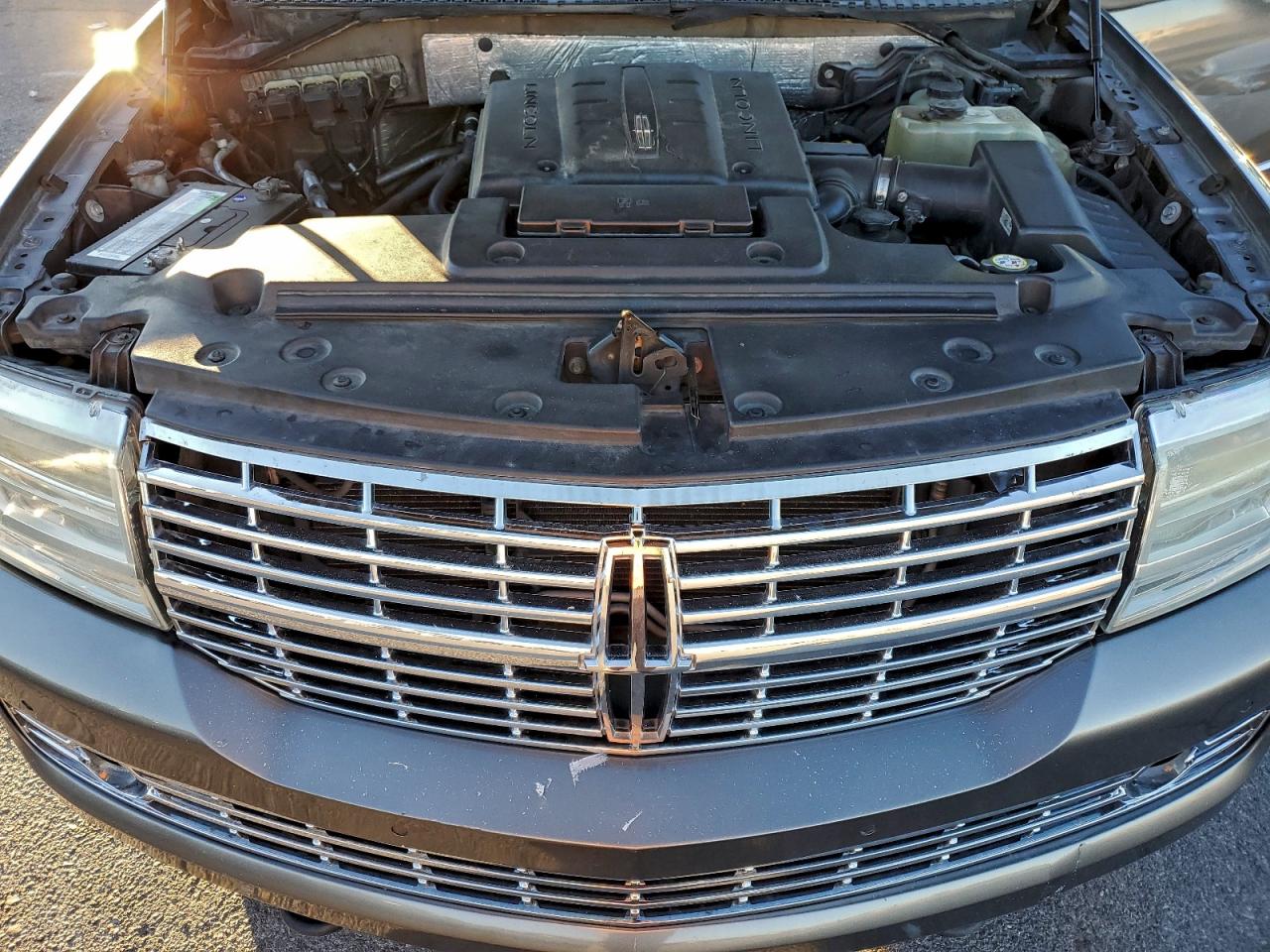 Lincoln Navigator Image 7