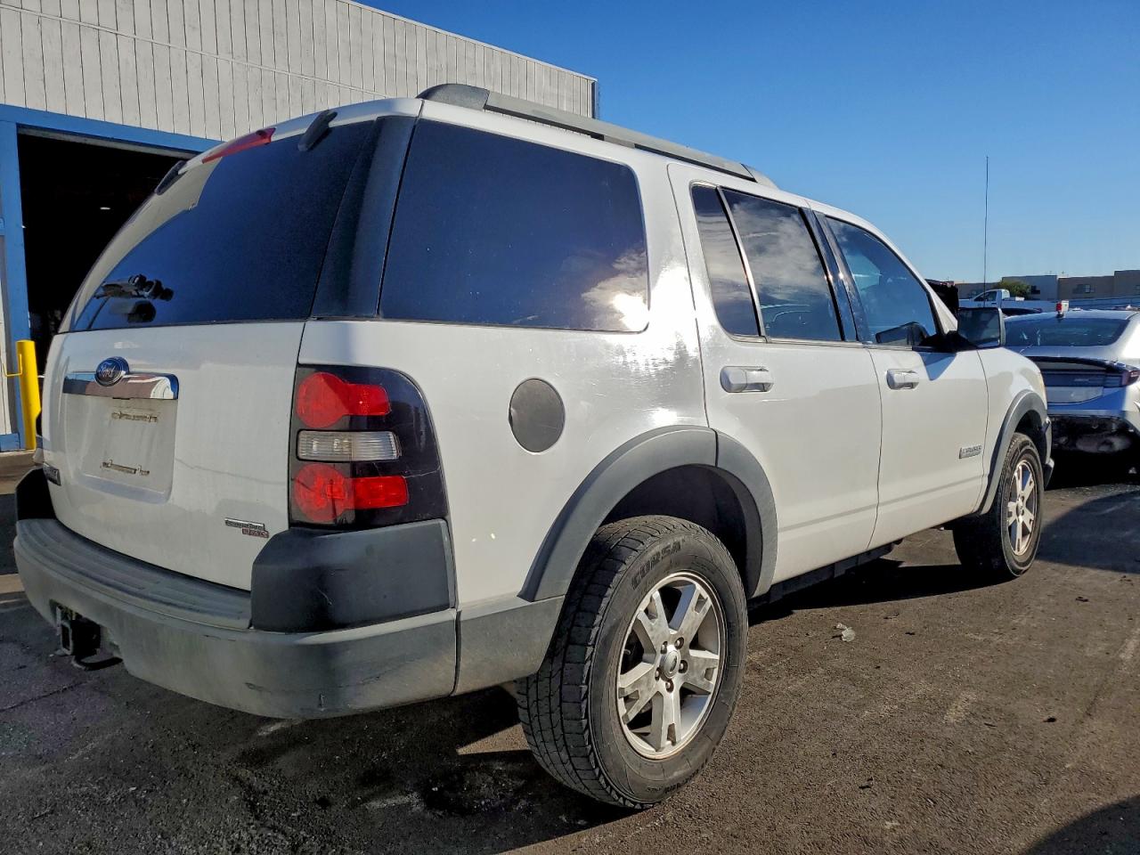 Ford Explorer Xlt Image 3