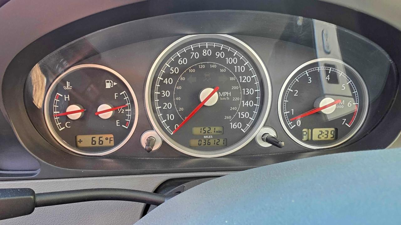 Chrysler Crossfire Limited Image 9