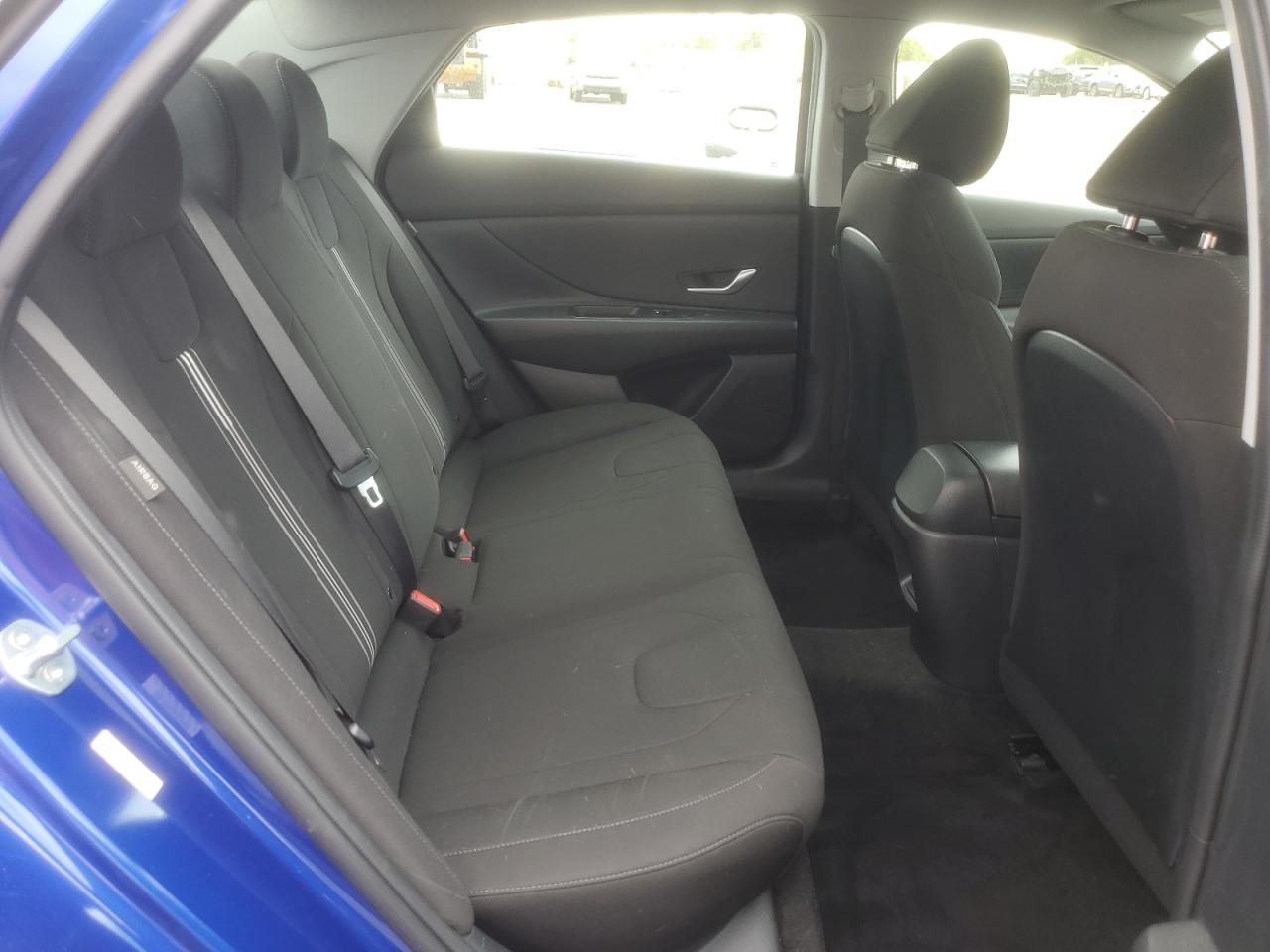 Hyundai ELANTRA Sel Image 5