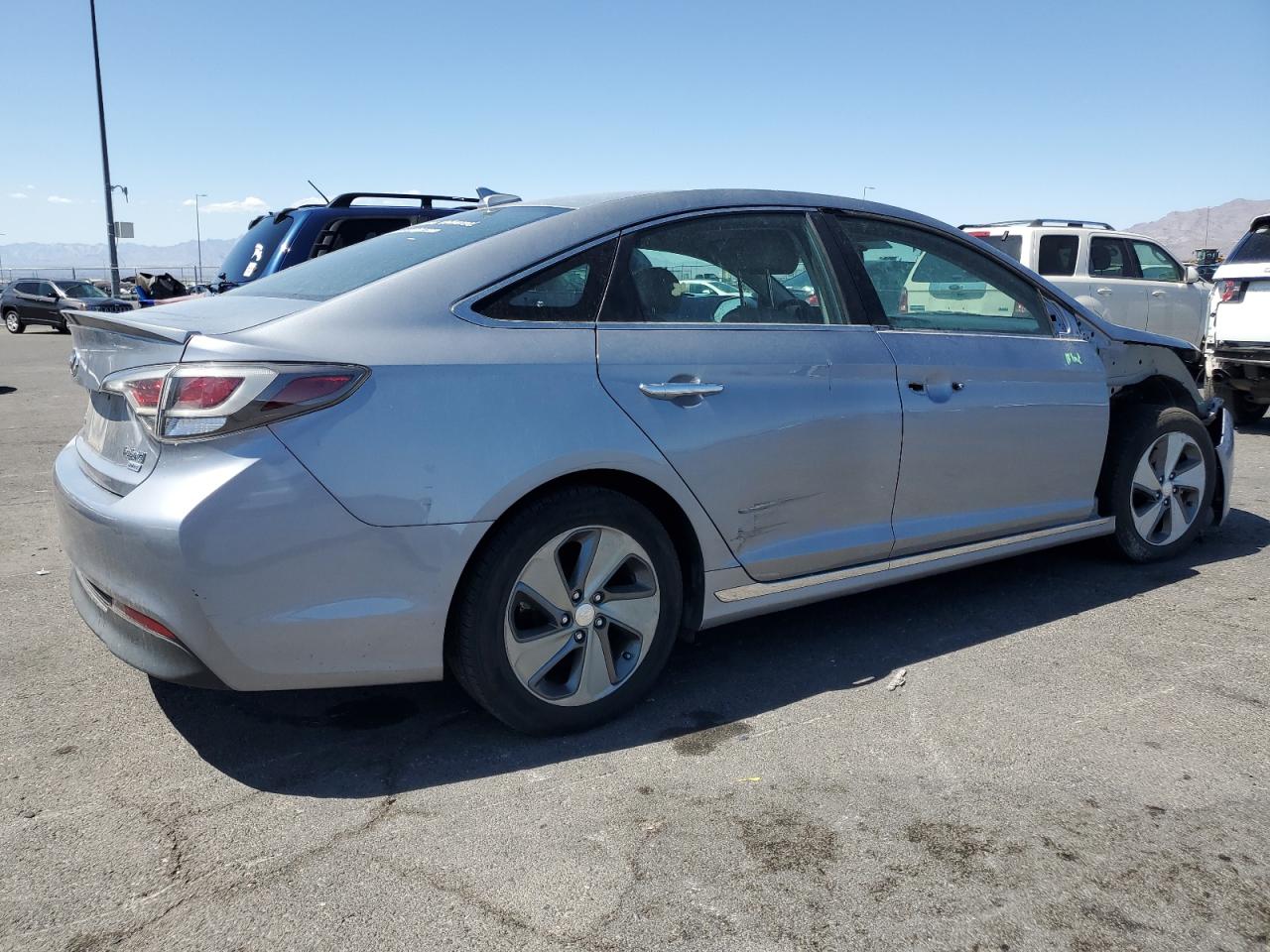 Hyundai SONATA Hybrid Image 3
