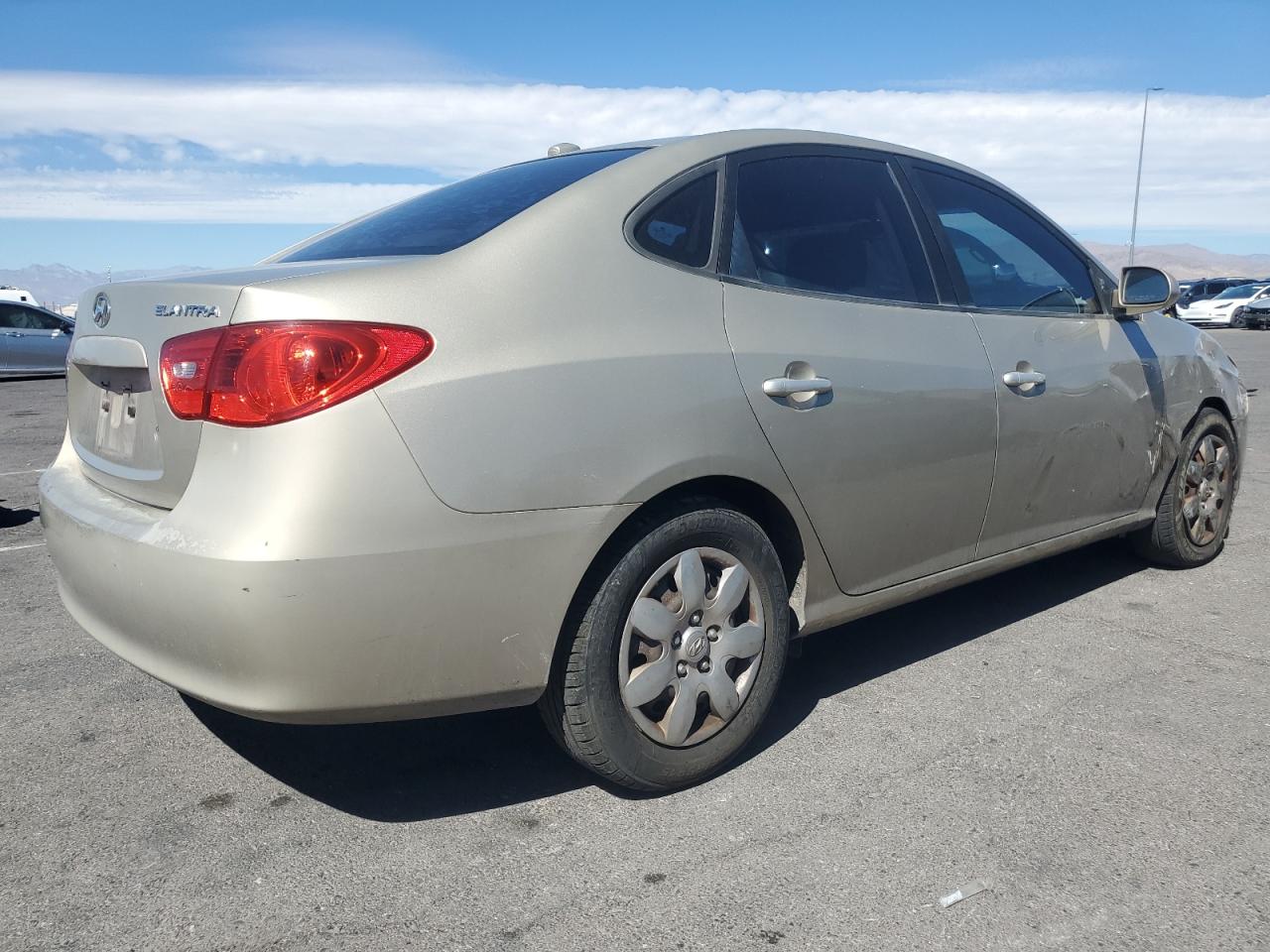 Hyundai ELANTRA Gls Image 4