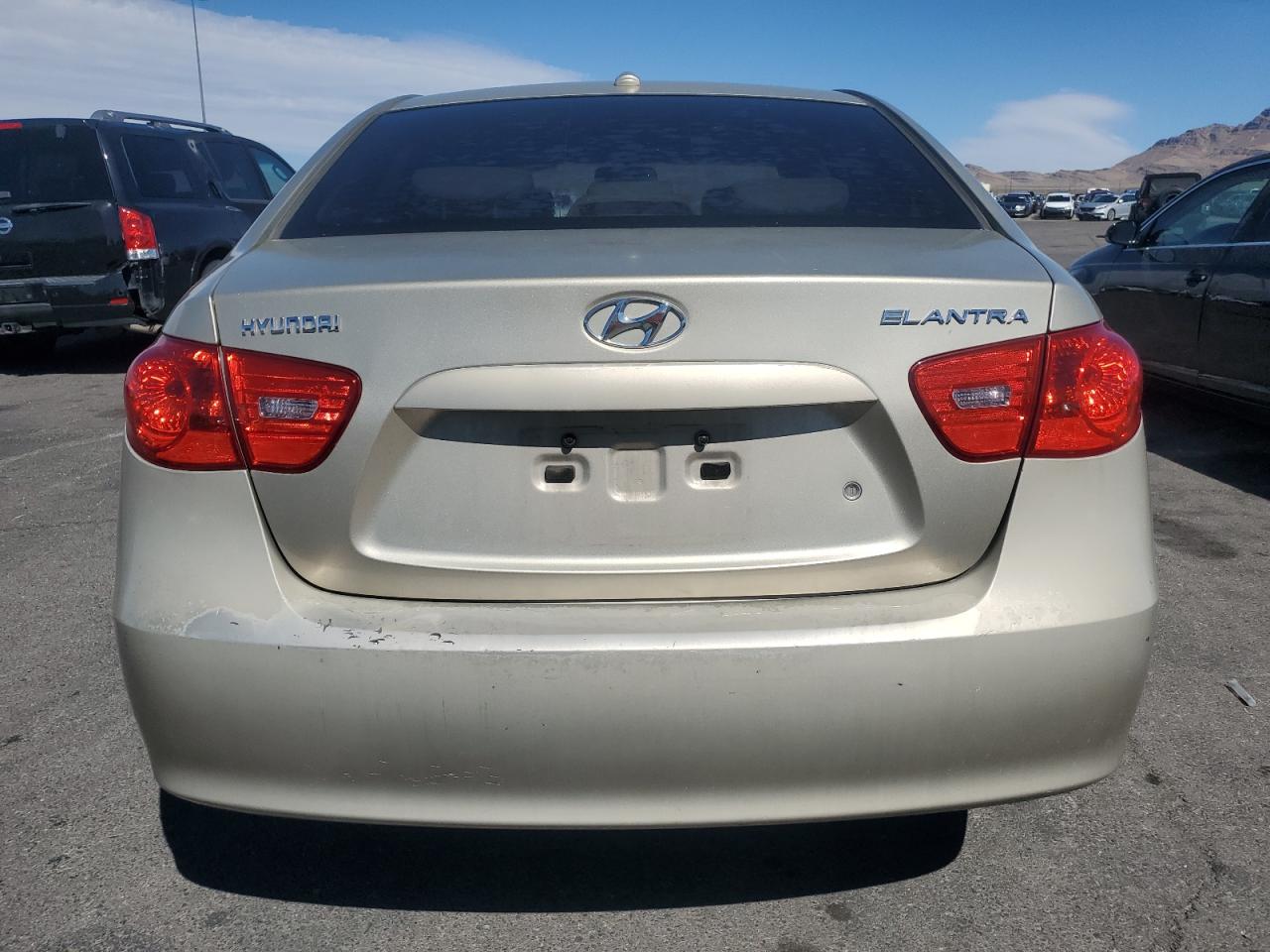 Hyundai ELANTRA Gls Image 9