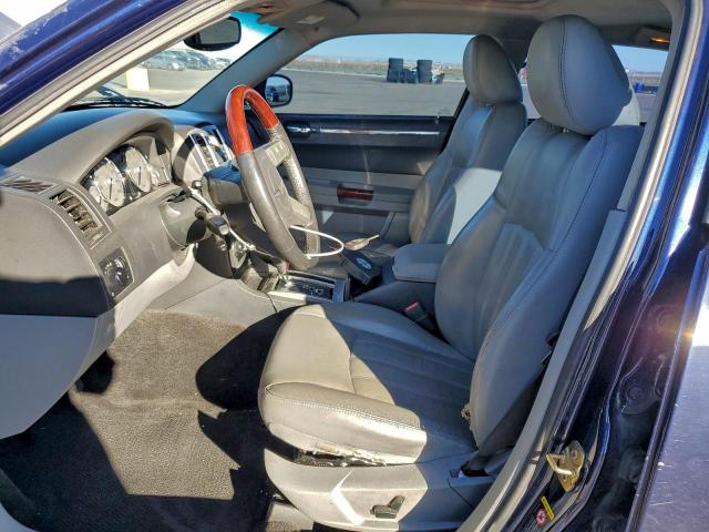 Chrysler 300 Image 11