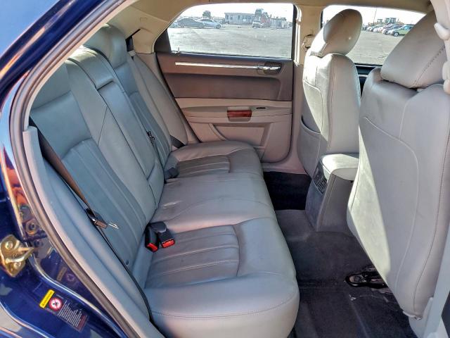 Chrysler 300 Image 7