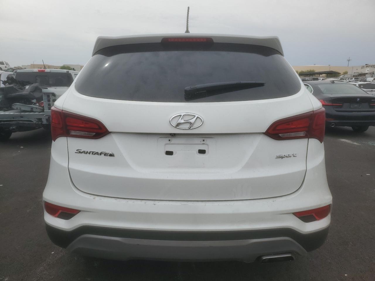 Hyundai SANTA FE Image 3