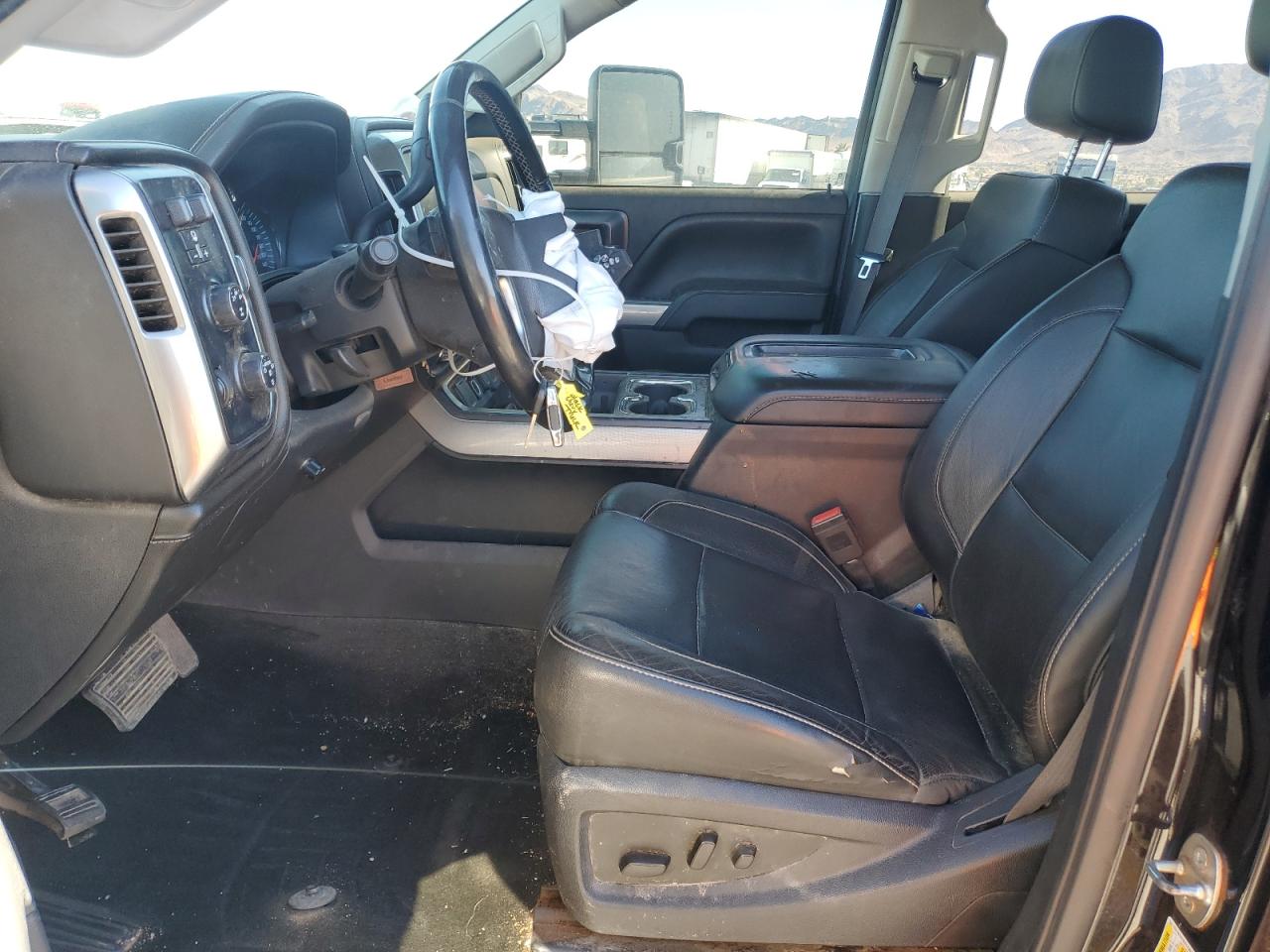 Chevrolet Silverado K2500 Heavy Duty Ltz Image 12