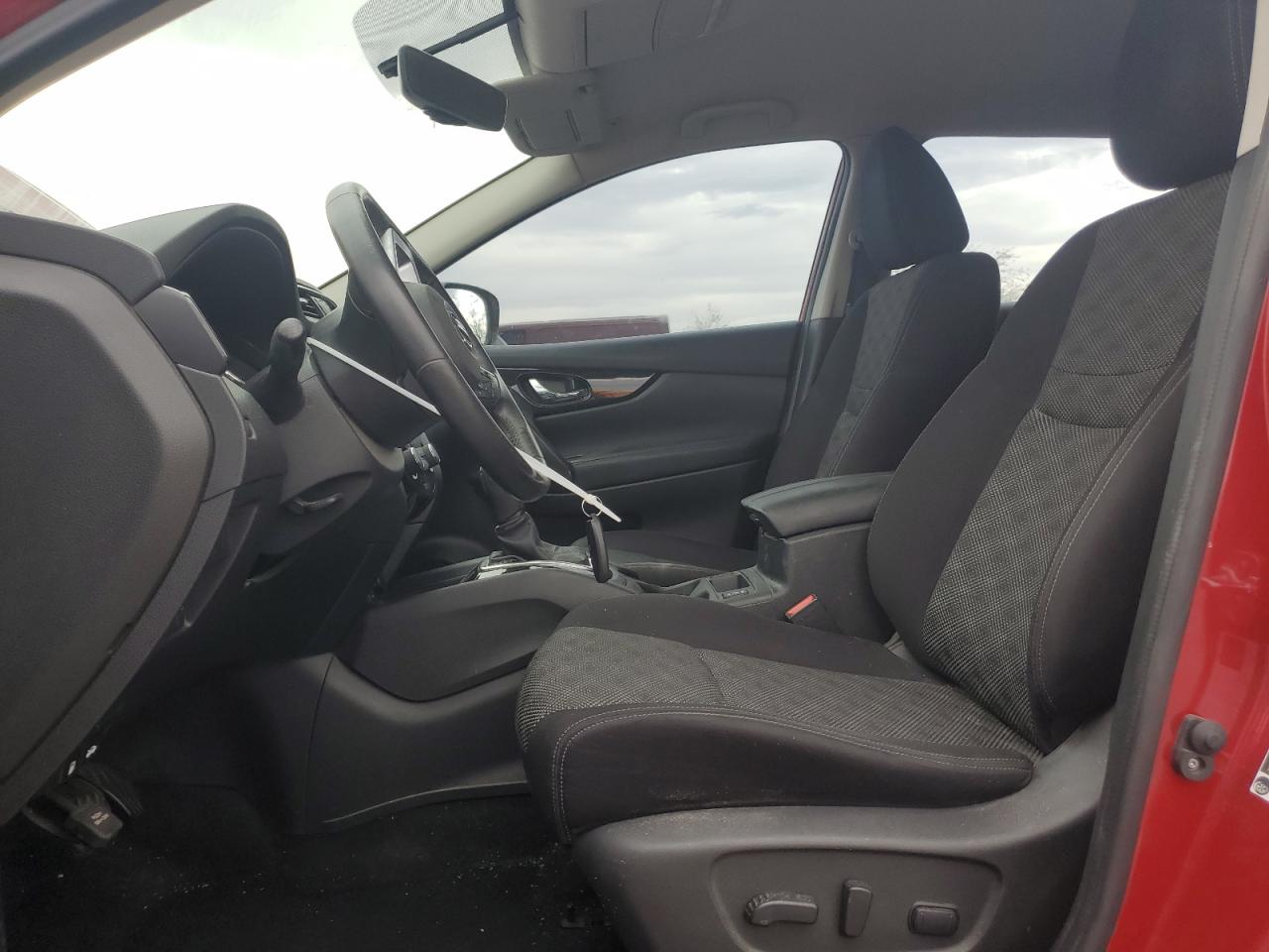 Nissan Rogue S Image 3