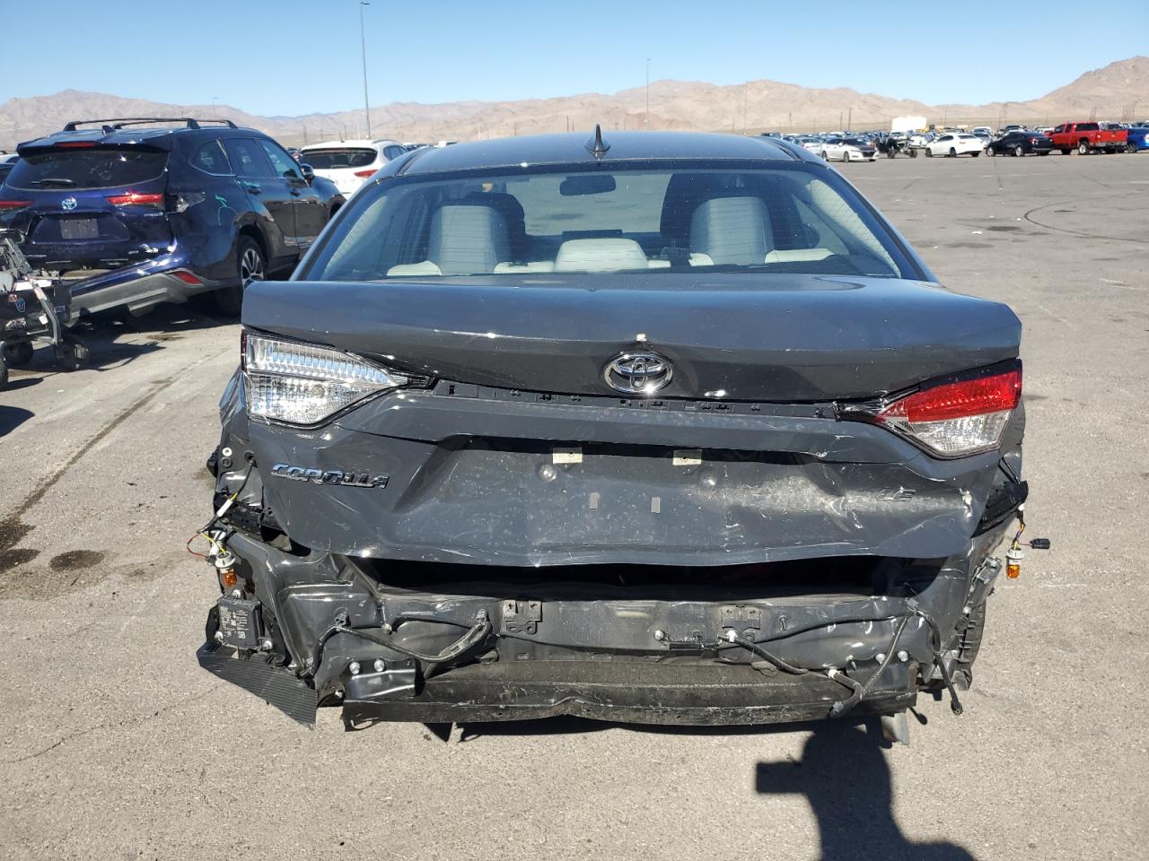 Toyota Corolla Le Image 6