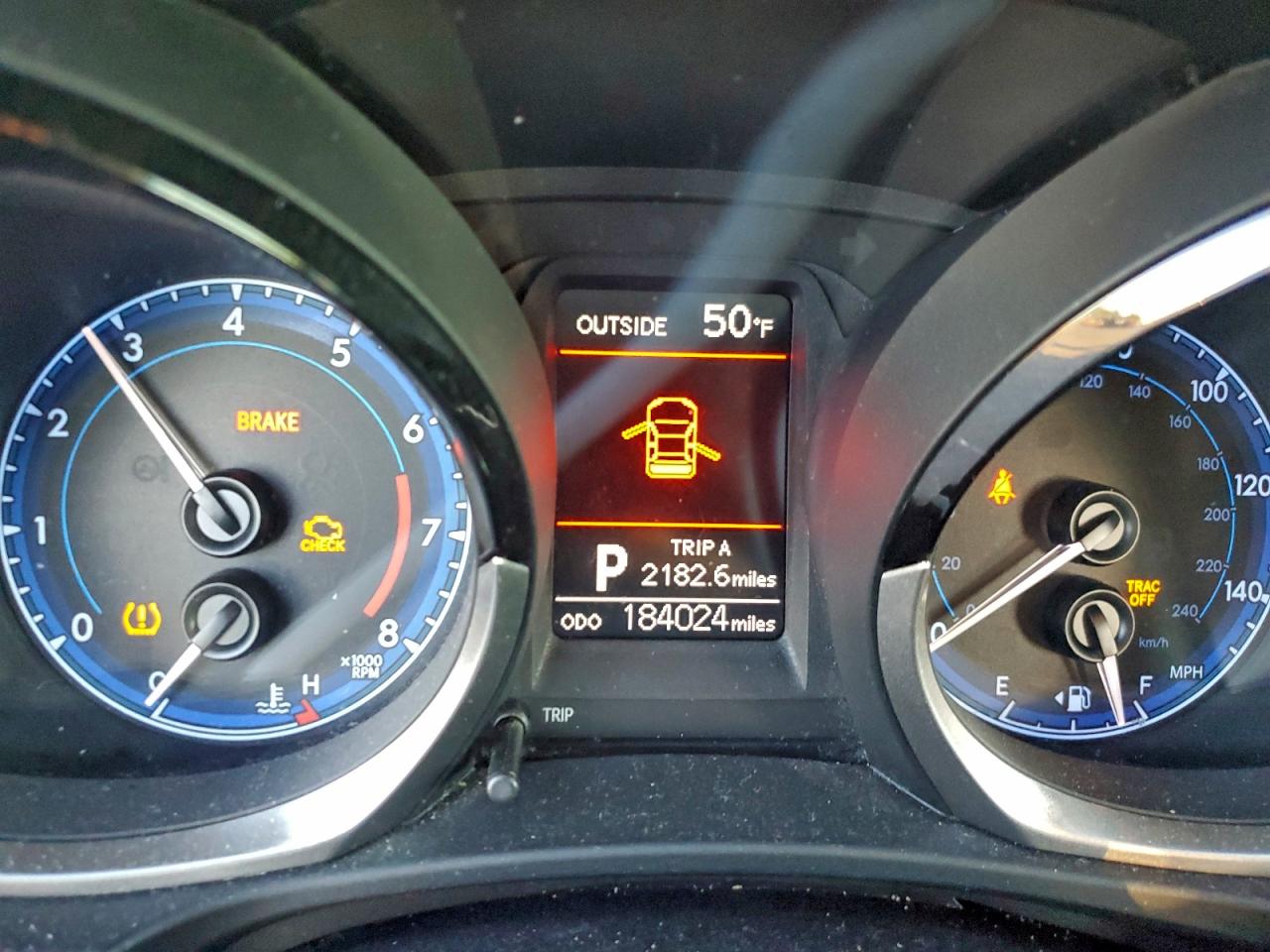 Toyota Corolla L Image 8