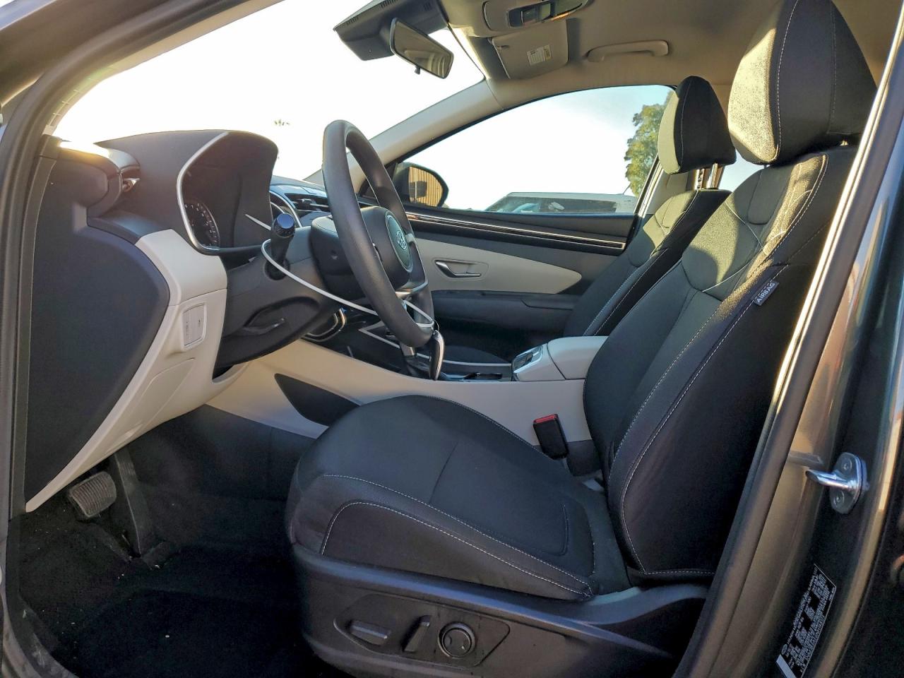 Hyundai TUCSON Sel Image 4