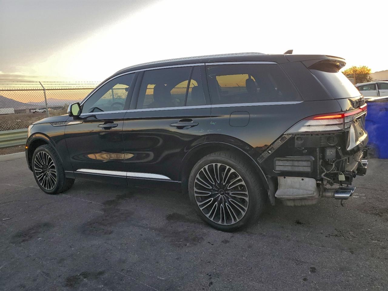 Lincoln Aviator Black Label Image 6
