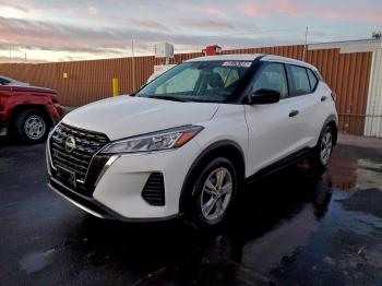  Salvage Nissan Kicks