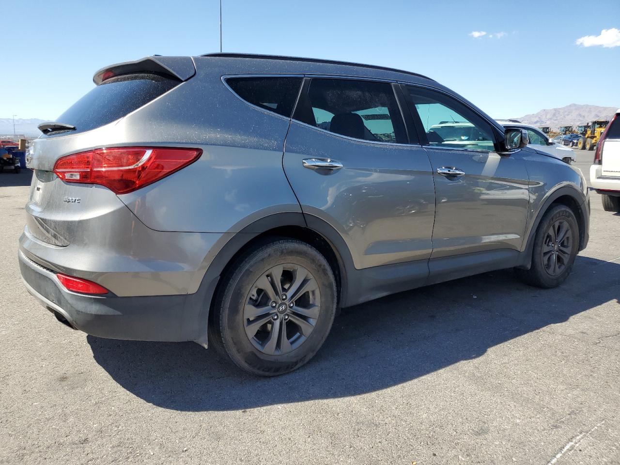 Hyundai SANTA FE Image 2
