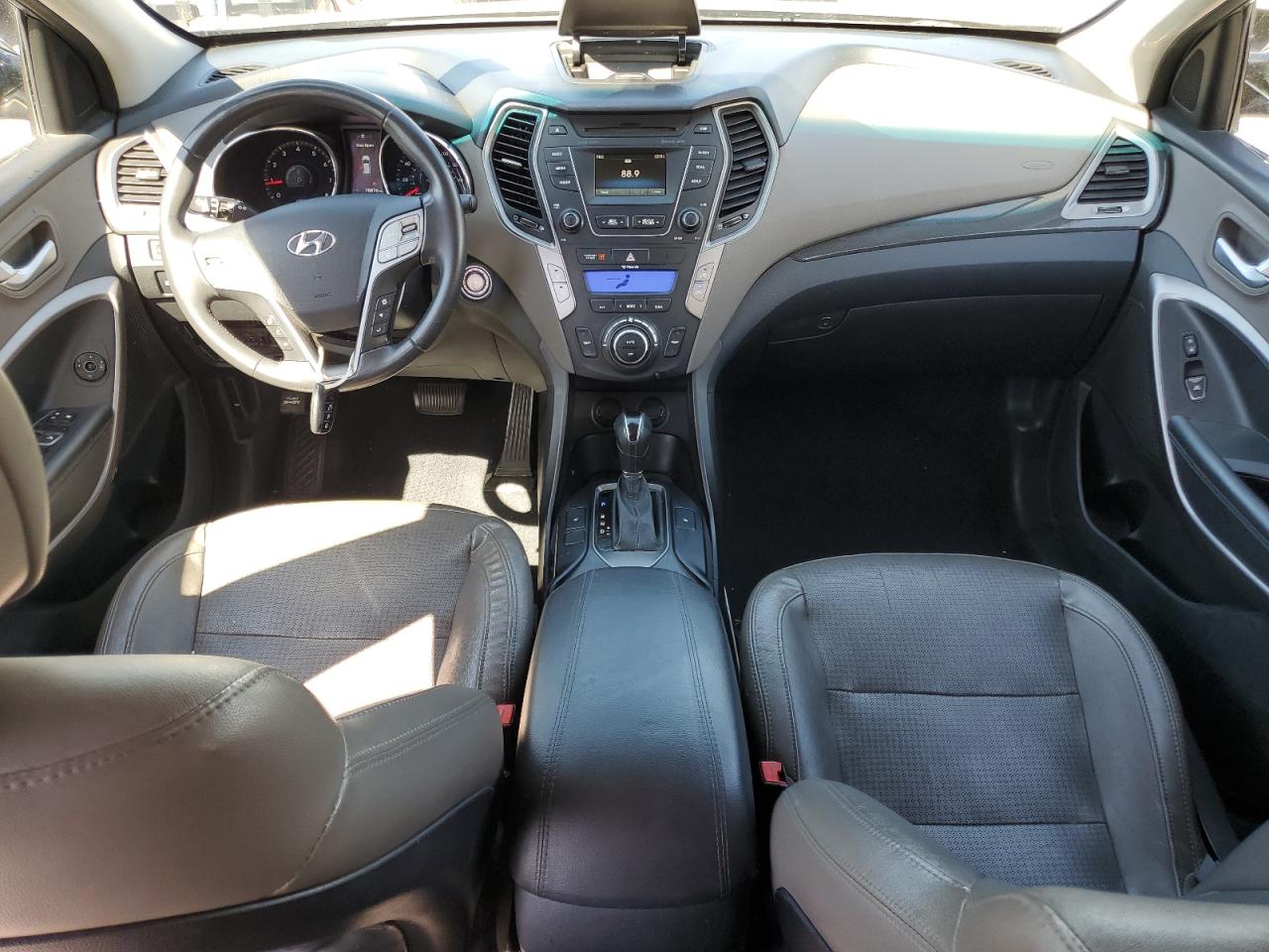 Hyundai SANTA FE Image 5