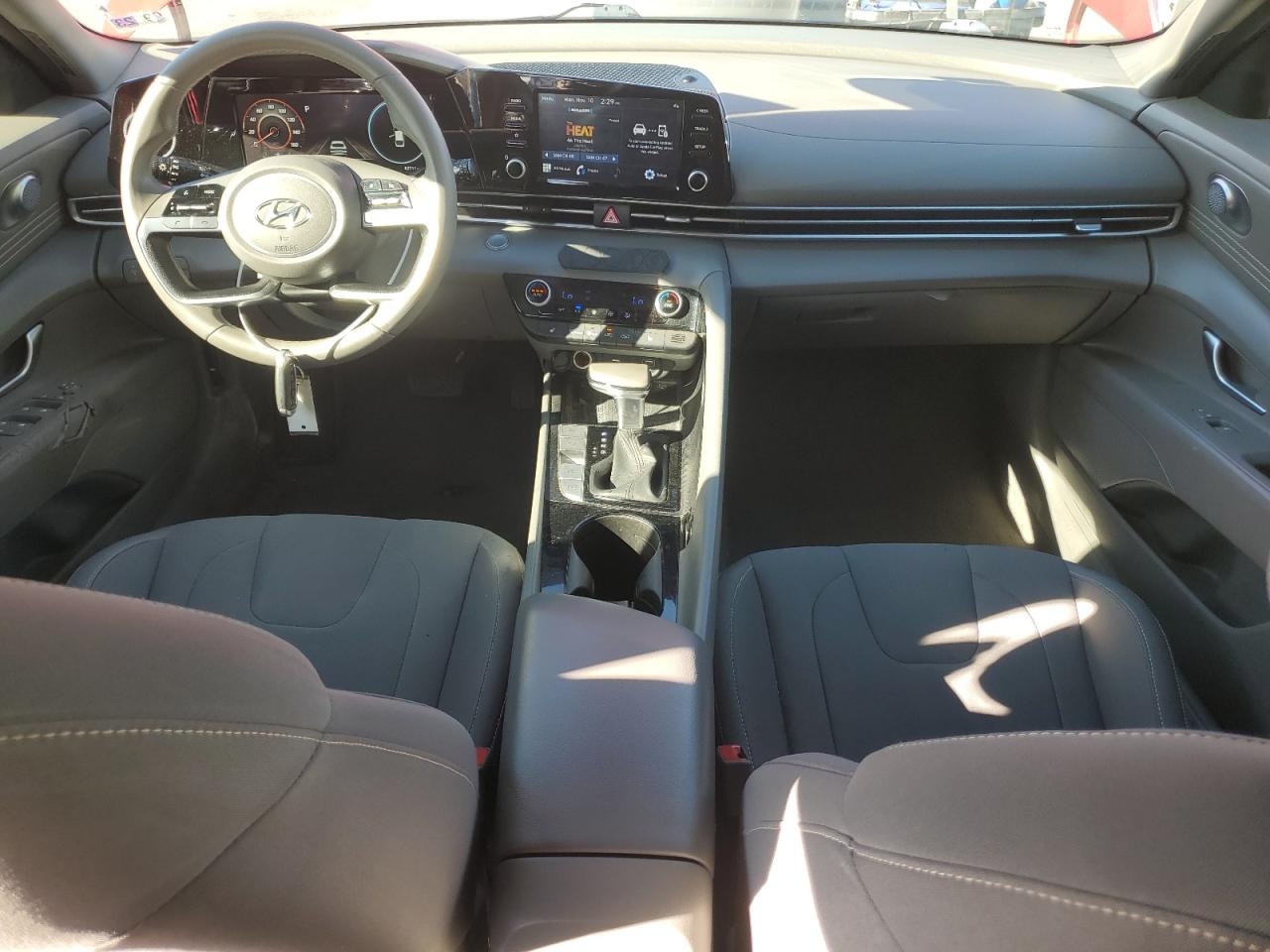 Hyundai ELANTRA Sel Image 10