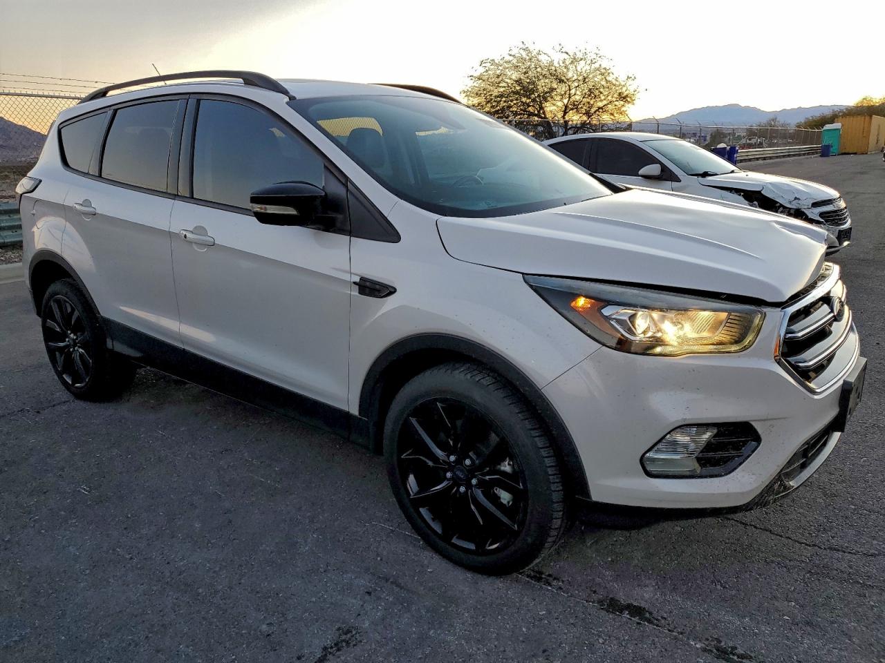 Ford Escape Titanium Image 3