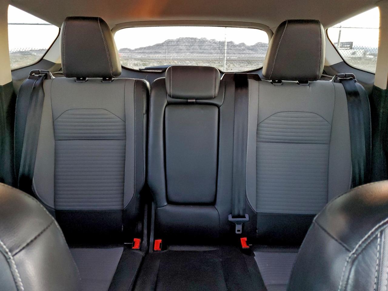 Ford Escape Titanium Image 11