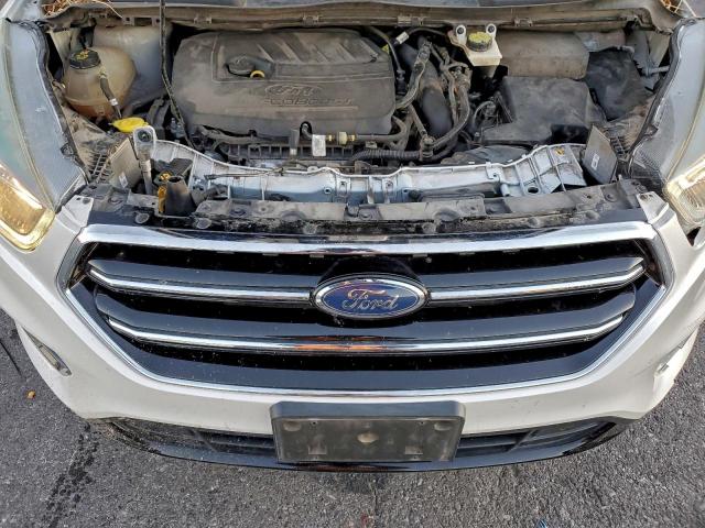 Ford Escape Titanium Image 13