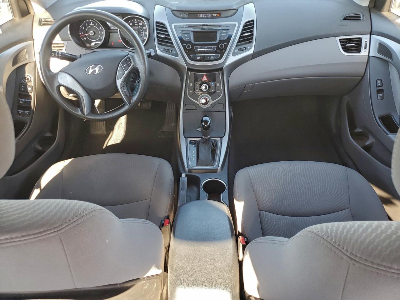 Hyundai ELANTRA Se Image 6