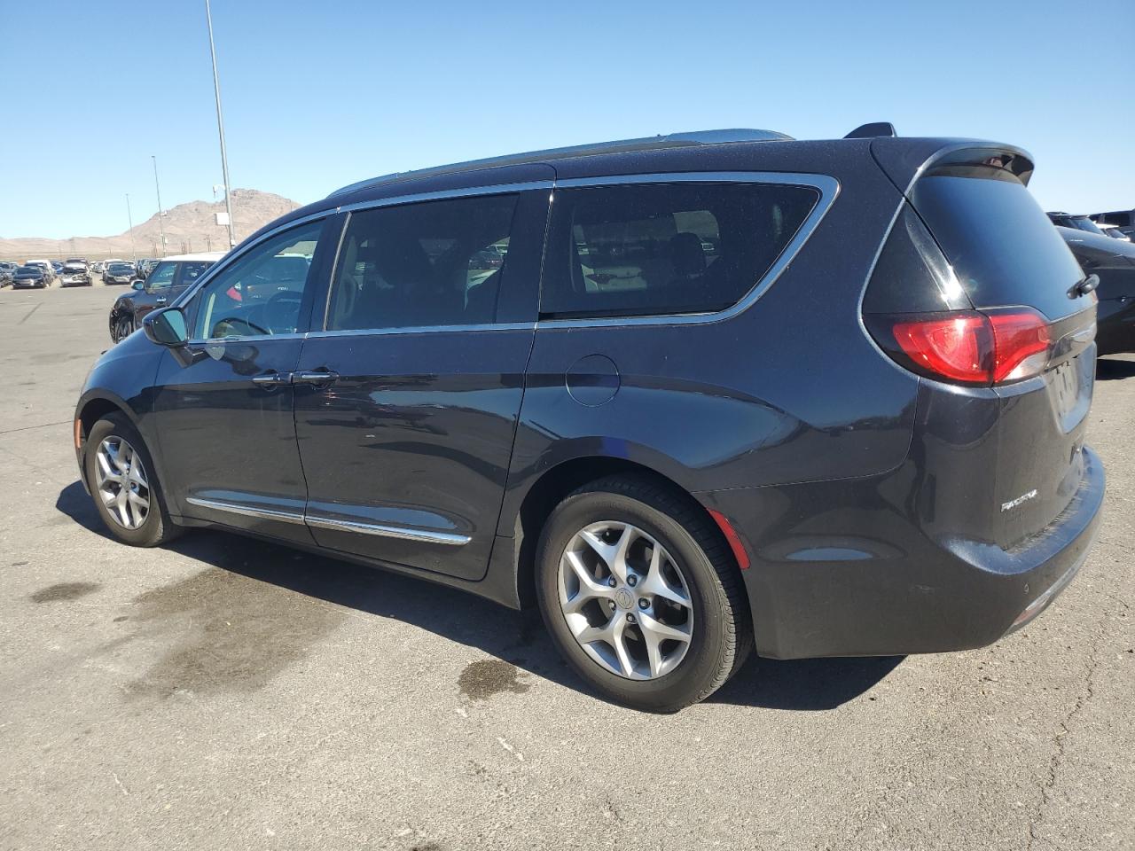 Chrysler Pacifica Touring L Plus Image 8