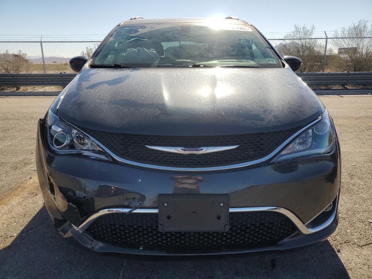 Chrysler Pacifica Touring L Plus Image 7