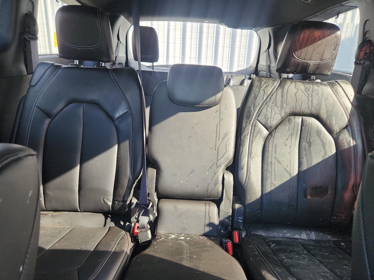 Chrysler Pacifica Touring L Image 13